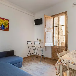centric-apartments-sagrada-famila-3.catalonia-hotels.com/